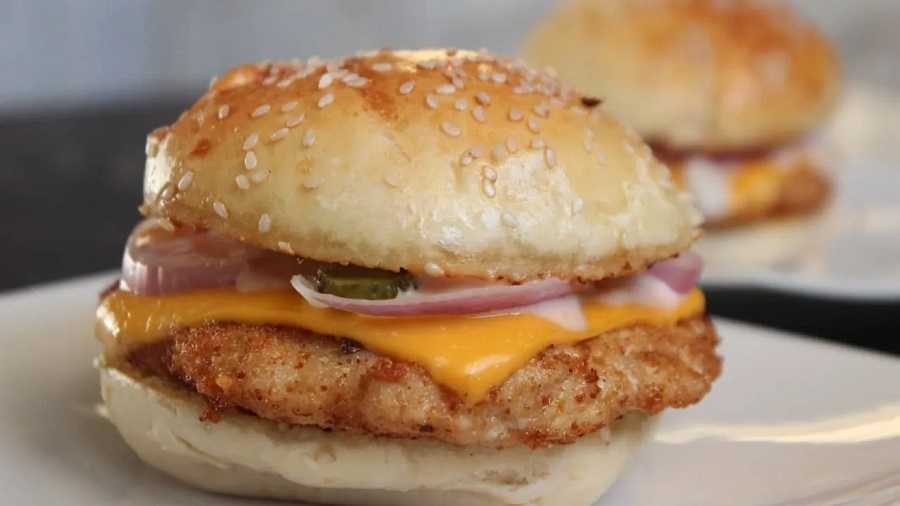 Hamburguesa de pollo y queso: prepara esta rica receta para cenar