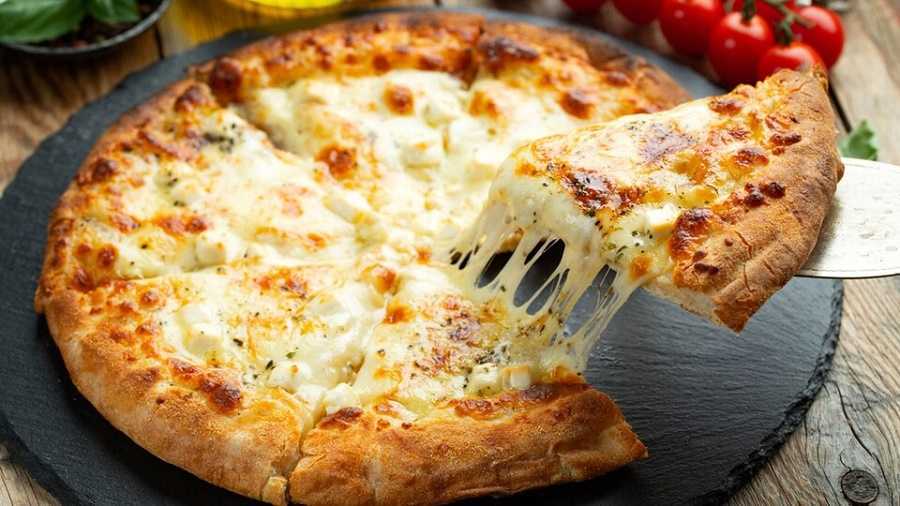 Pizza de 4 quesos: deliciosa receta para compartir en familia
