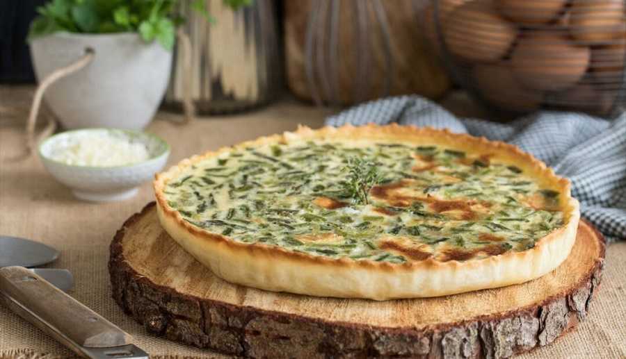 Tarta de espárragos verdes y bechamel: así se prepara esta receta