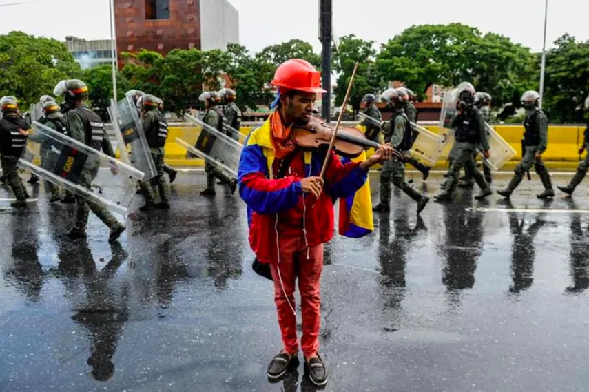 Fulanitos vs. El Sistema