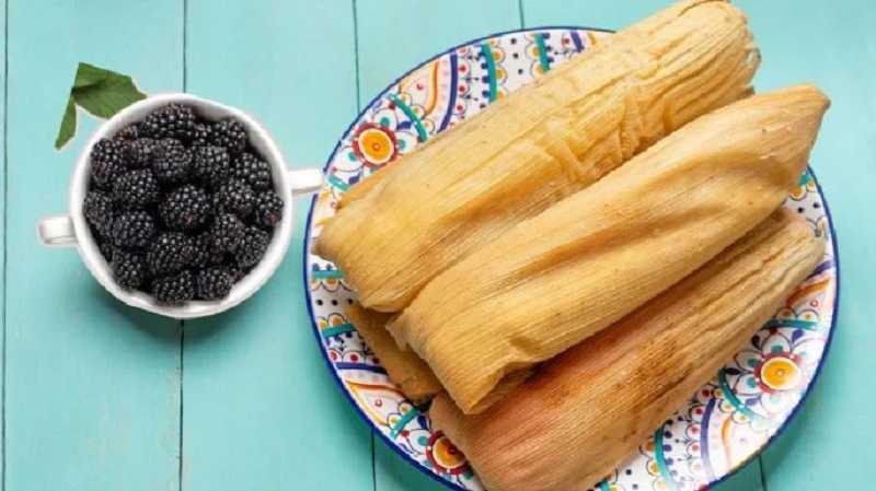 Tamales de queso con zarzamora