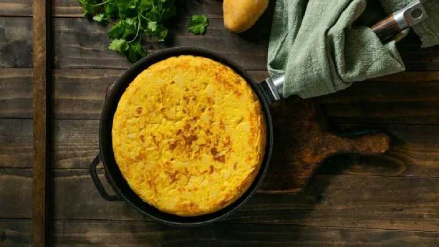 Tortilla de papas al estilo carbonara