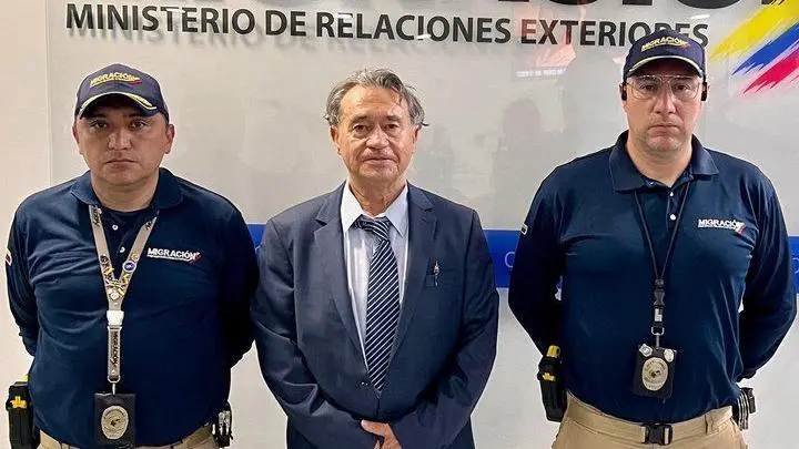 Lehder, de 75 años, fue retenido por las autoridades colombianas al llegar a Bogotá procedente de Frankfurt.