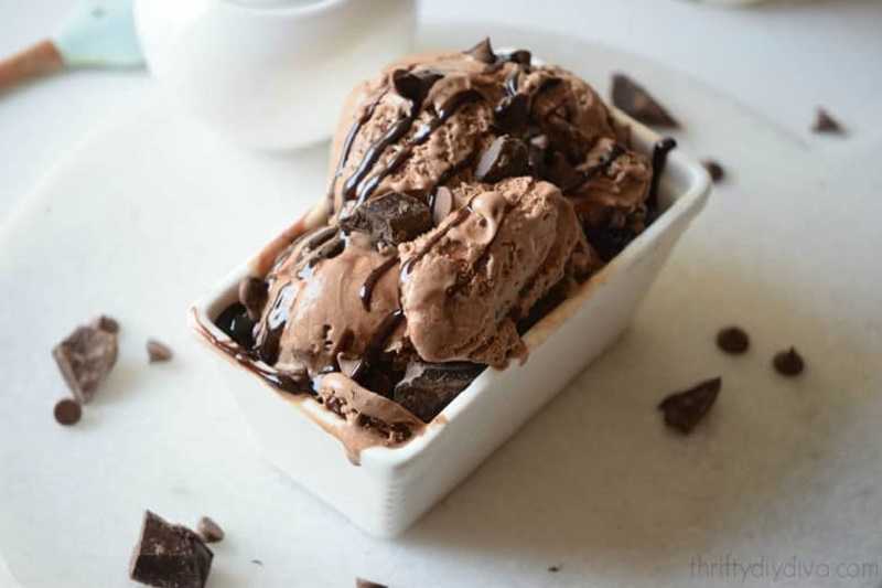 Helado de café con trozos de brownie: así se puede preparar