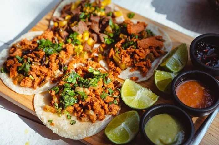 Tacos de coliflor al pastor