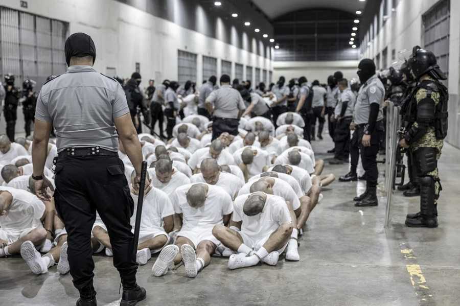 Venezolanos deportados a El Salvador 
