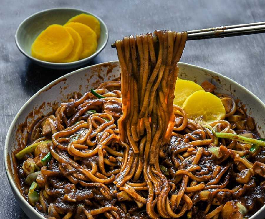 Jajangmyeon coreano: delicioso plato para un almuerzo diferente
