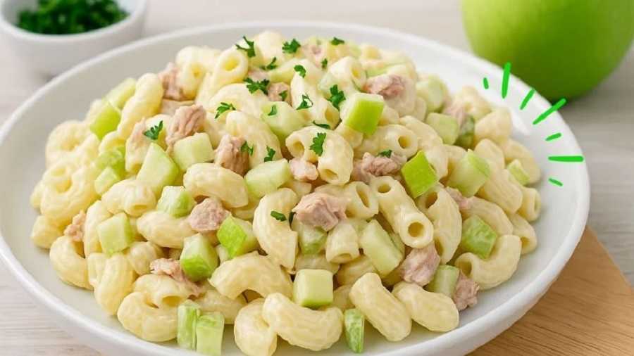 Pasta fría de atún con manzana verde
