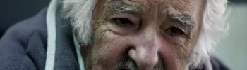 ARCHIVO - El expresidente uruguayo José “Pepe” Mujica hace una pausa durante una entrevista en Montevideo, Uruguay, el 22 de julio de 2023. (Natacha Pisarenko / Associated Press)