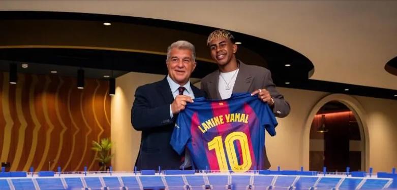 Lamin Yamal es el nuevo 10 del Barcelona FC