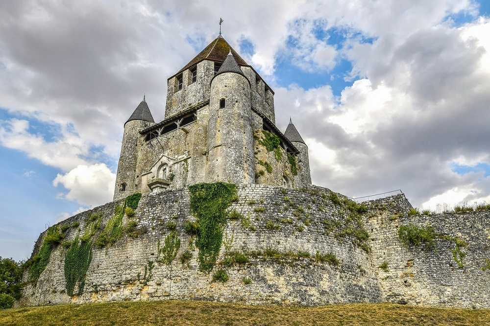 ¿Cómo era la vida en un castillo medieval?