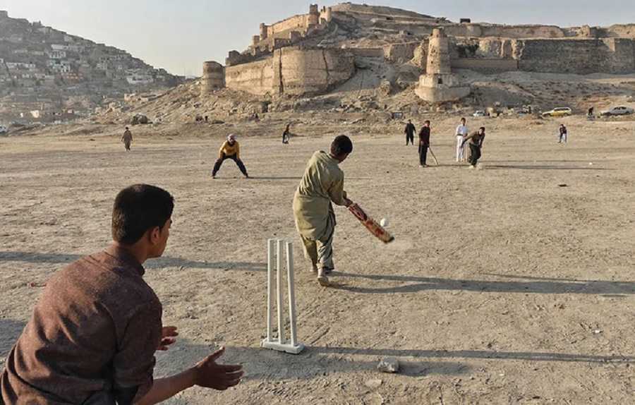 Cricket afgano: pasión popular bajo control talibán