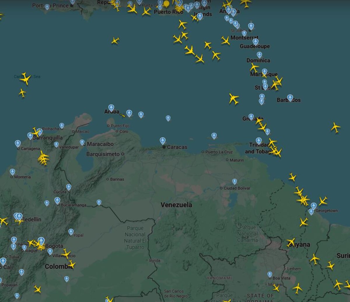 Dónde y cómo ver el espacio aéreo de Venezuela en tiempo real