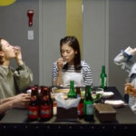 Sado por qué los surcoreanos voltean la mirada cuando brindan