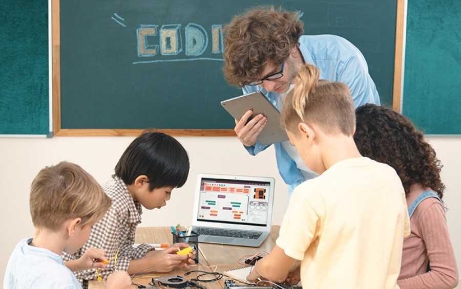 Cómo usar la IA en la escuela: riesgos, reglas y oportunidades