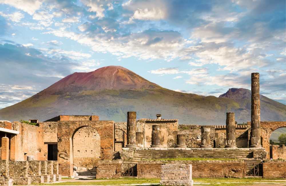 Pompeya: antes del desastre con Tom Hiddleston